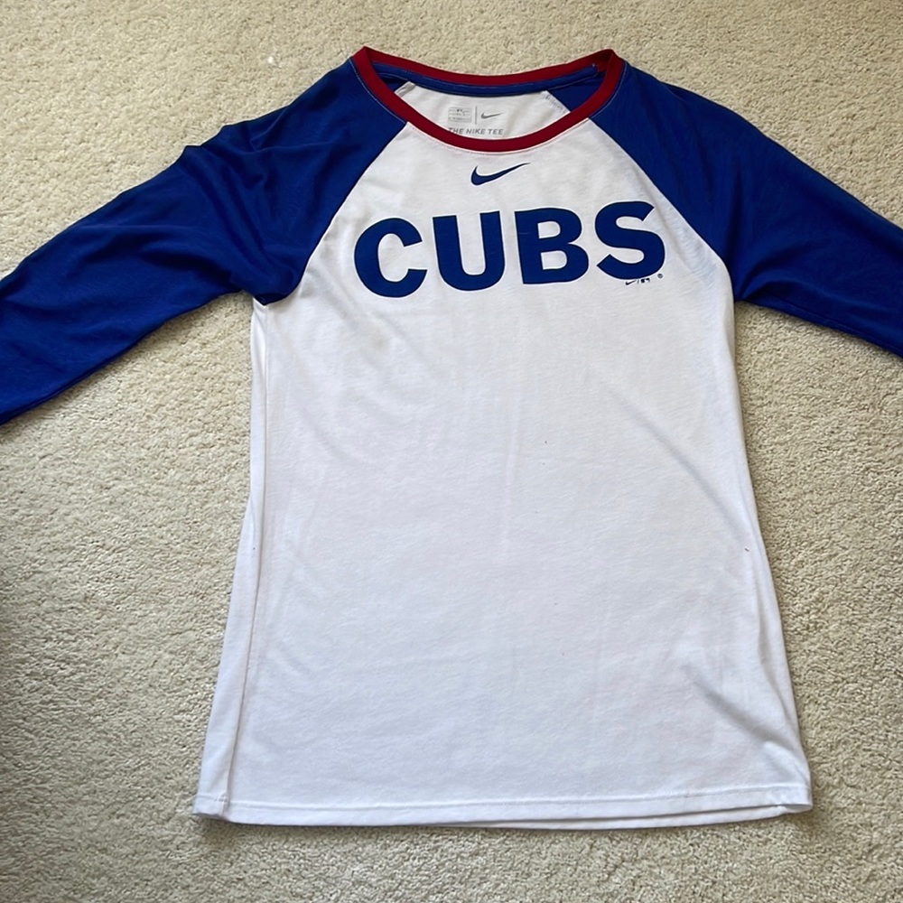 3/4 Nike women’s long sleeve shirt,Chicago Cubs,small,worn once